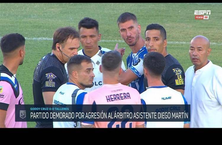 Fútbol polémico: mientras el sub-20 gana a la "T" le suspendieron el encuentro