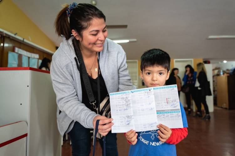 ¿Cuáles son las vacunas que deben recibir los niños en edad escolar?