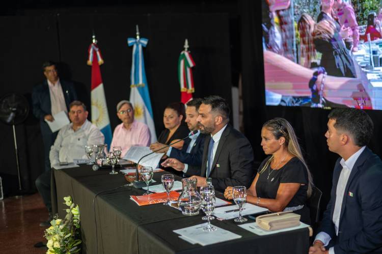 Río Ceballos:  EZEQUIEL LEMOS PRESENTÓ AL CONCEJO EL INFORME “DICIENDO Y HACIENDO”