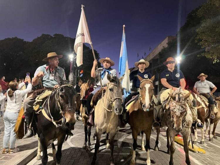 Decenas de fieles participan de la tradicional Cabalgata Brocheriana