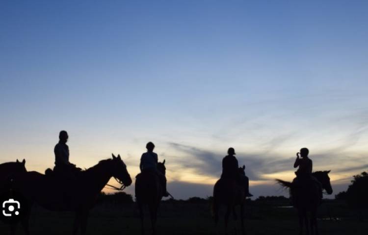 Cura Brochero: CABALGATA Y ASTROTURISMO “LUNA LLENA DE ABRIL"