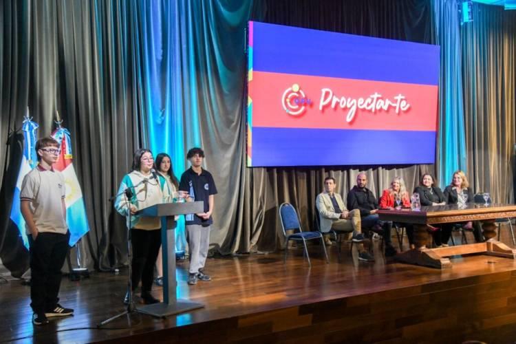 El Ministerio de Educación lanzó una plataforma para orientar proyectos de vida