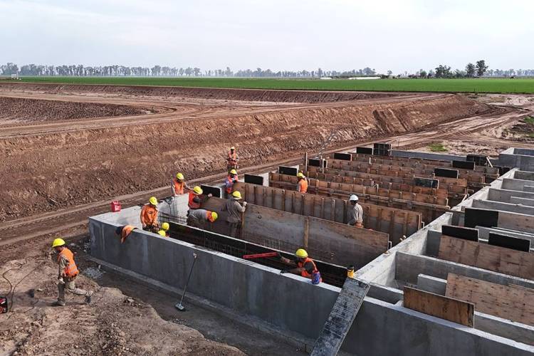 En Laboulaye, avanza a paso firme la obra de la planta depuradora de líquidos cloacales