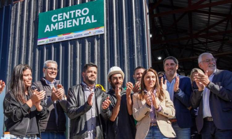 La ministra Flores inauguró  un nuevo Centro Ambiental en Tanti