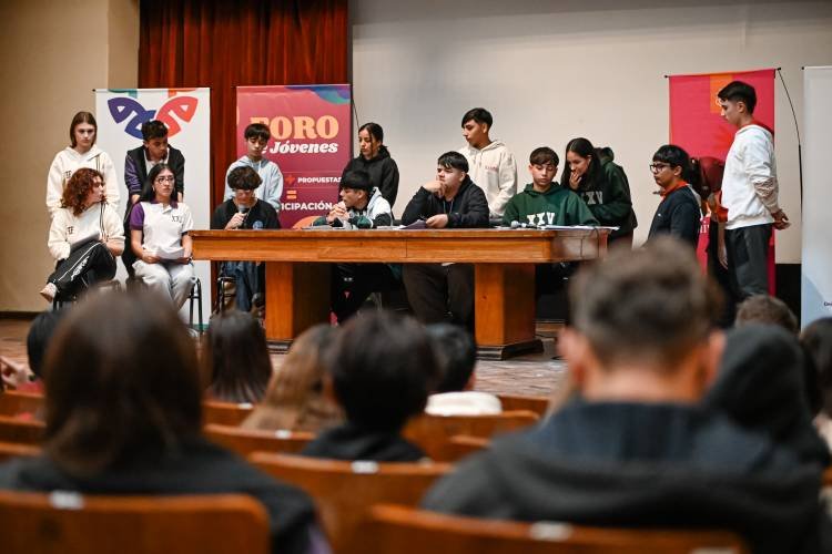 Necesitamos mozo de salon