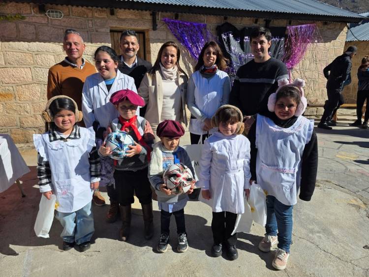 Myrian Prunotto acompañó el fin de ciclo lectivo en la escuela del Champaquí