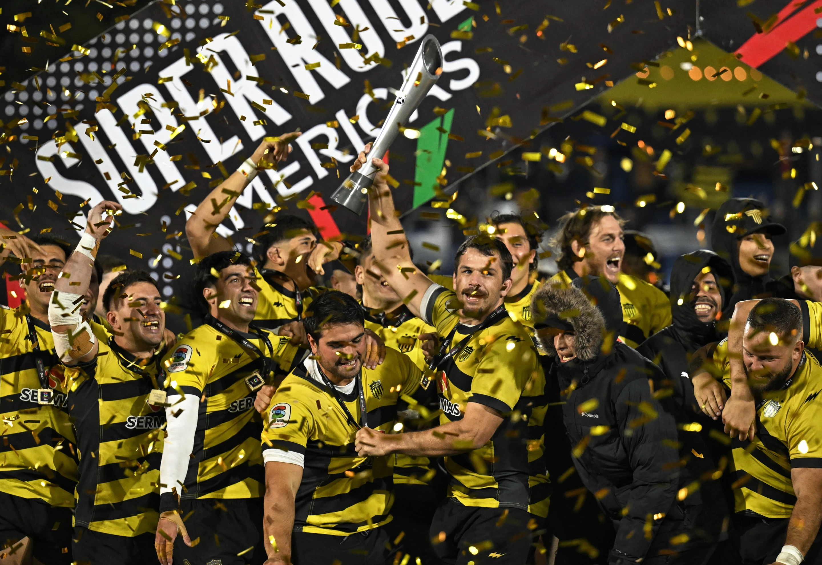RUGBY: PEÑAROL VENCIÓ A DOGOS Y FUE OTRA VEZ CAMPEÓN
