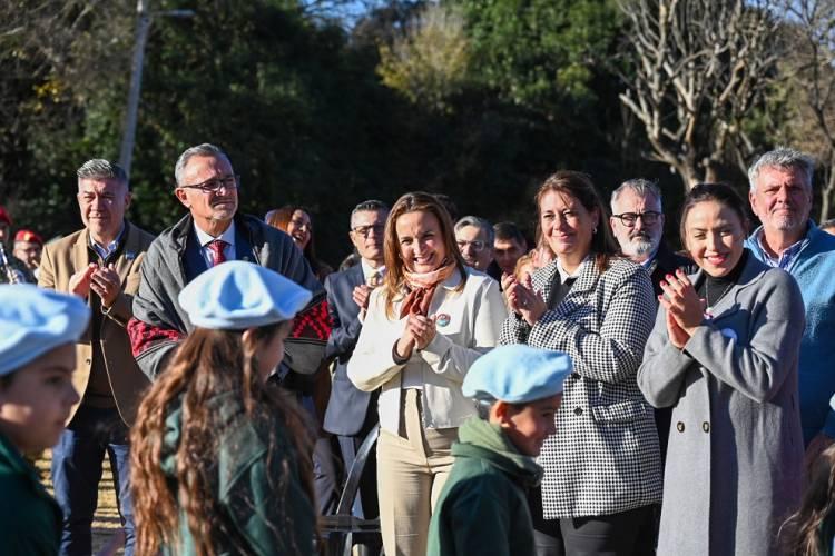 La vicegobernadora Prunotto presidió la promesa a la Bandera en Salsipuedes