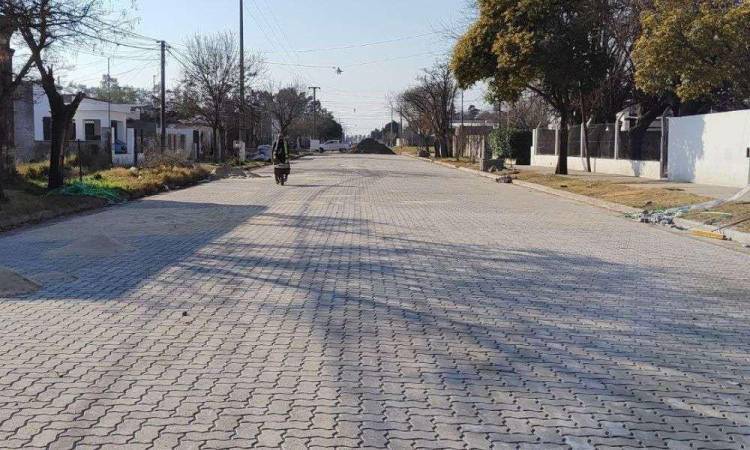Obras estratégicas mejorarán el tránsito y la infraestructura escolar en Huinca Renancó