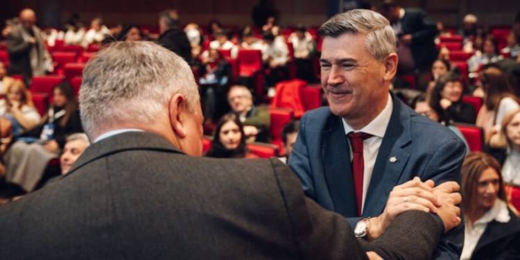 Passerini participó de la apertura del primer Congreso Arquidiocesano de la Pastoral de Adicciones de Córdoba