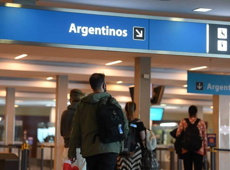 Furor por el exterior: En mayo viajaron al extranjero un 46% más de argentinos que el año pasado