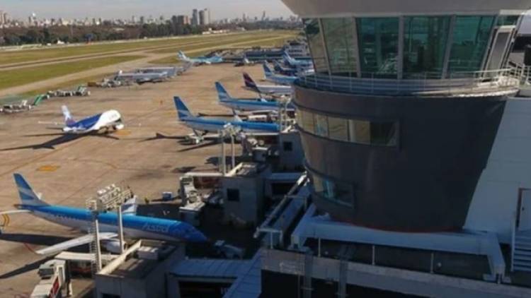 Dictan conciliación obligatoria y se frena el conflicto en navegación aérea