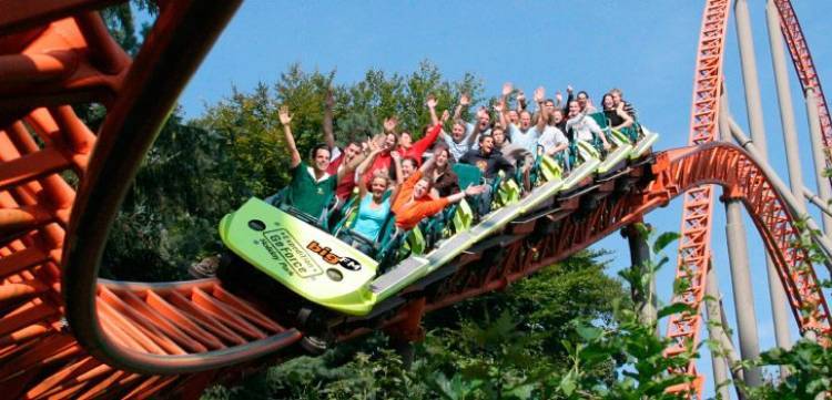 Adrenalina sobre rieles: Este 16 de agosto se celebra el Día Internacional de la Montaña Rusa