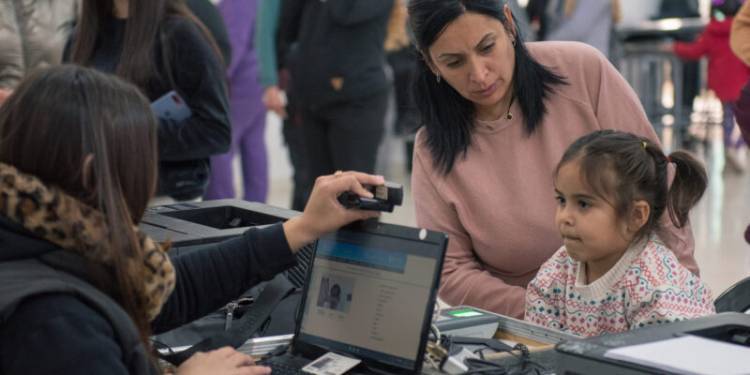 Córdoba refuerza la cercanía con los vecinos: Operativo DNI en tres puntos de la ciudad