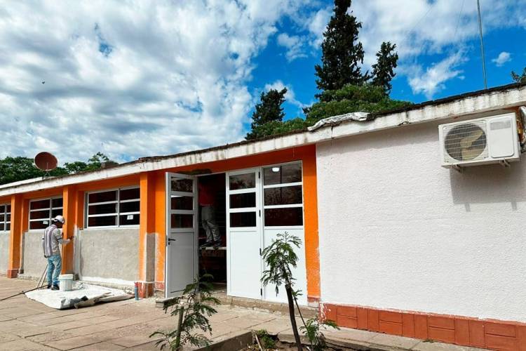 Con fondos del FoDeMEEP, la Provincia refuncionaliza la escuela de Las Playas y fortalece la educación en el interior